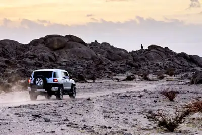 Moon Valley Hike Tour from Jeddah